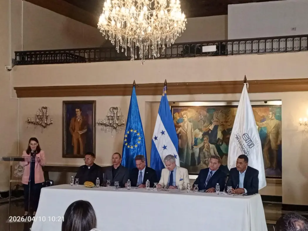 Honduras y Unión Europea firman convenio para exportar productos sostenibles.
