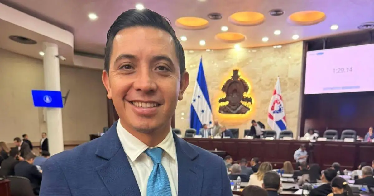 El diputado de Libre Oscar Márquez pide implementar la clase de educación vial en los Colegios.